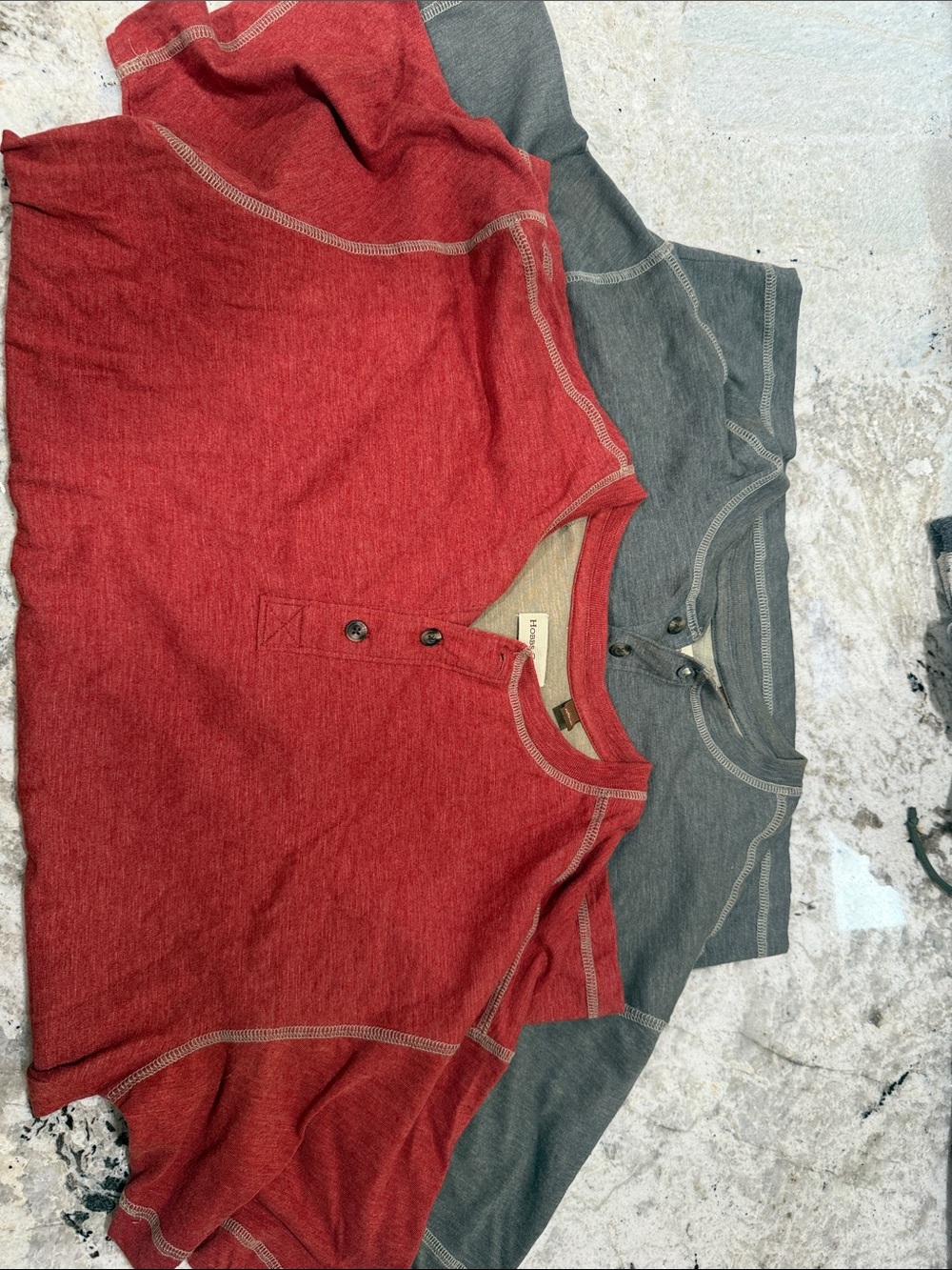 Short Sleeve Henley Shirt - Red & Gray Casual Men's Tee